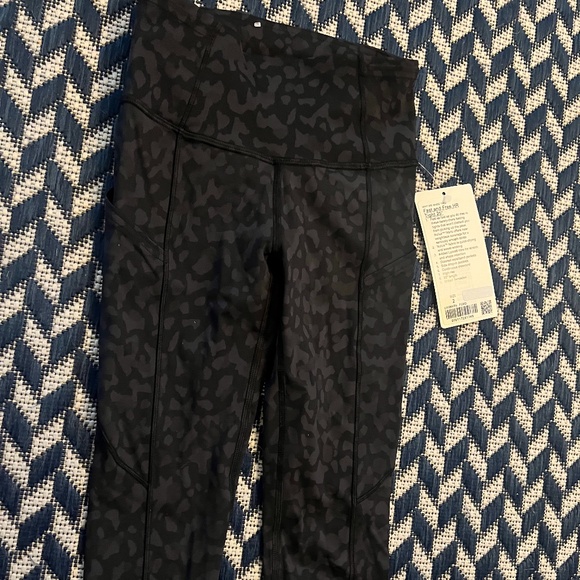 Lululemon Leggings-Fast and Free High Rise Tight - Picture 5 of 6